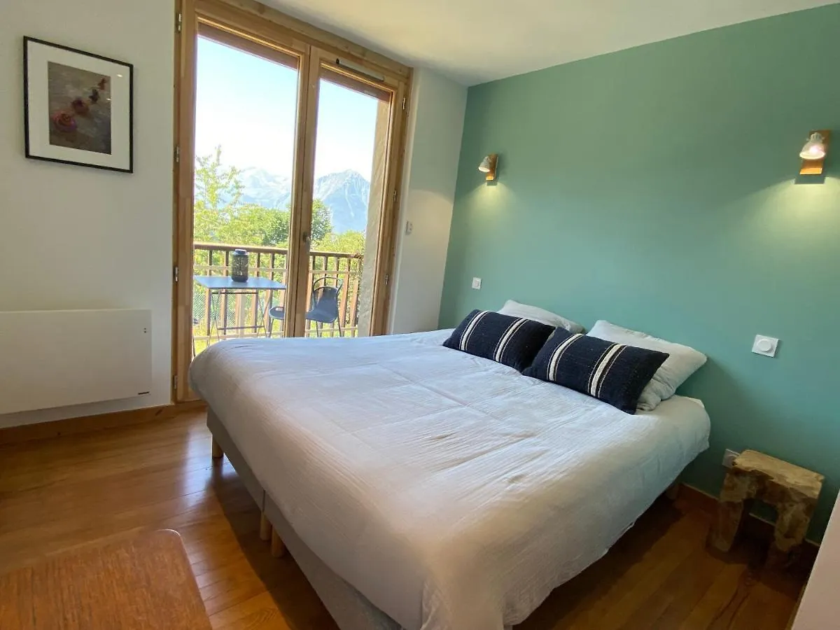 Bed and Breakfast La Tanière Vaujany 0*,  Francia